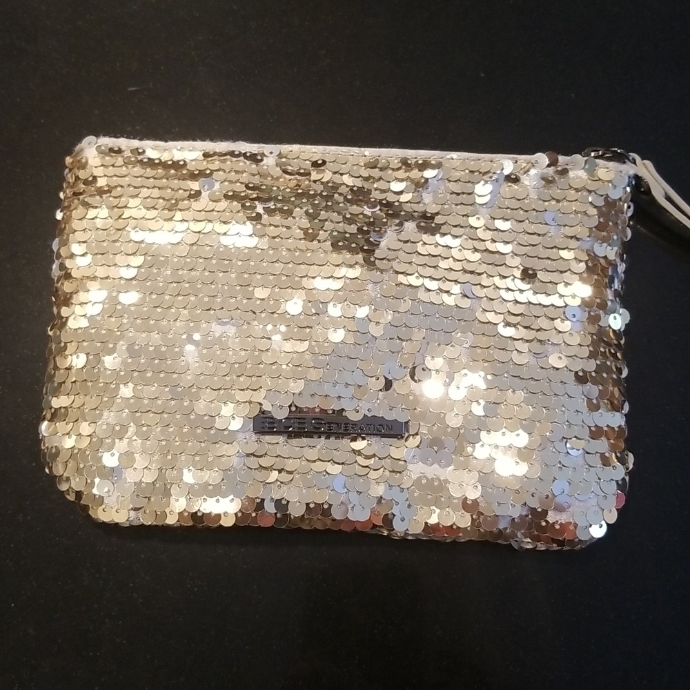 💕BCBGERATION💕 Sequin Wristlet Clutch ~ Gold